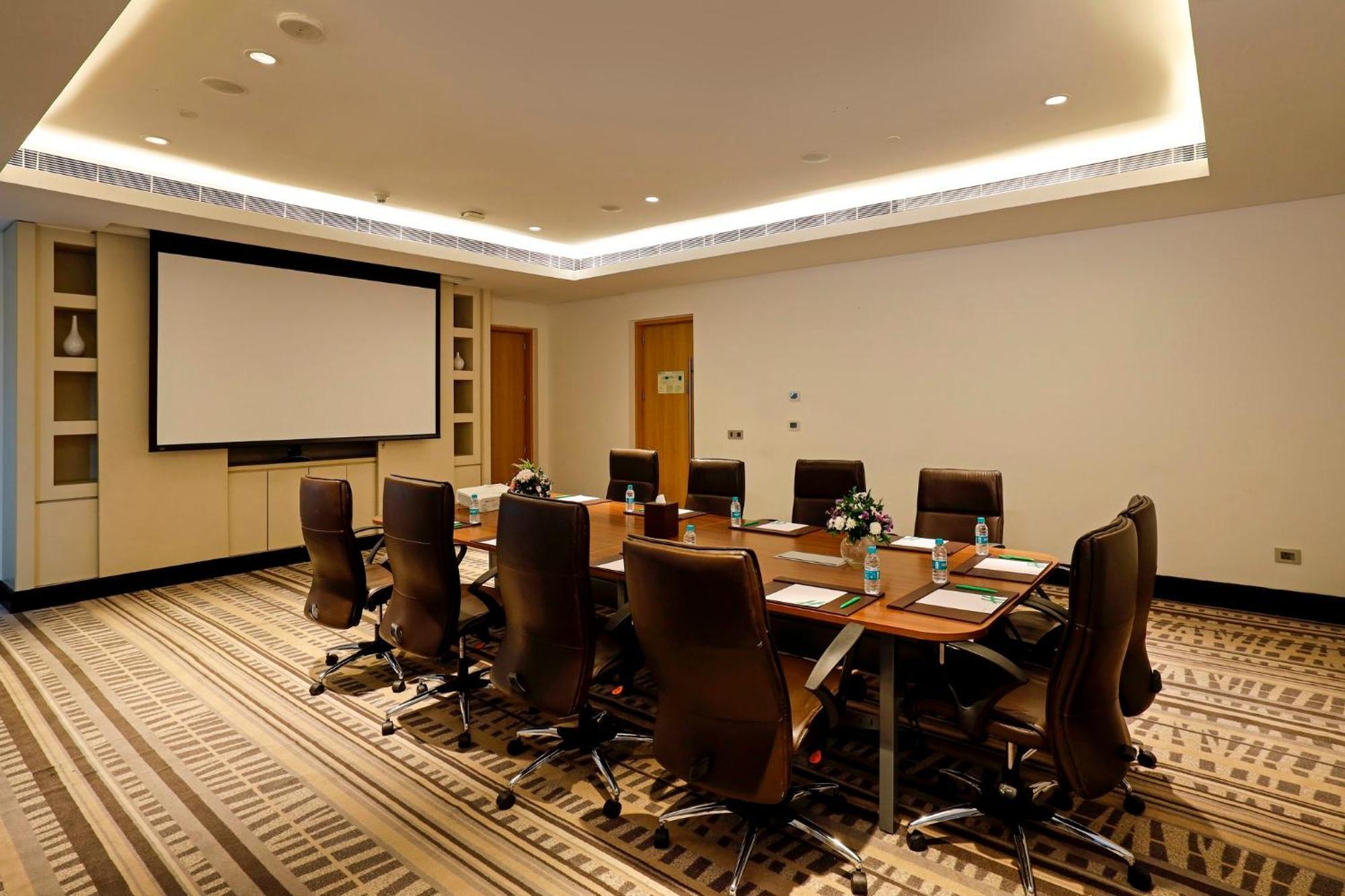 Holiday Inn Chennai Omr It Expressway, An Ihg Hotel Εξωτερικό φωτογραφία