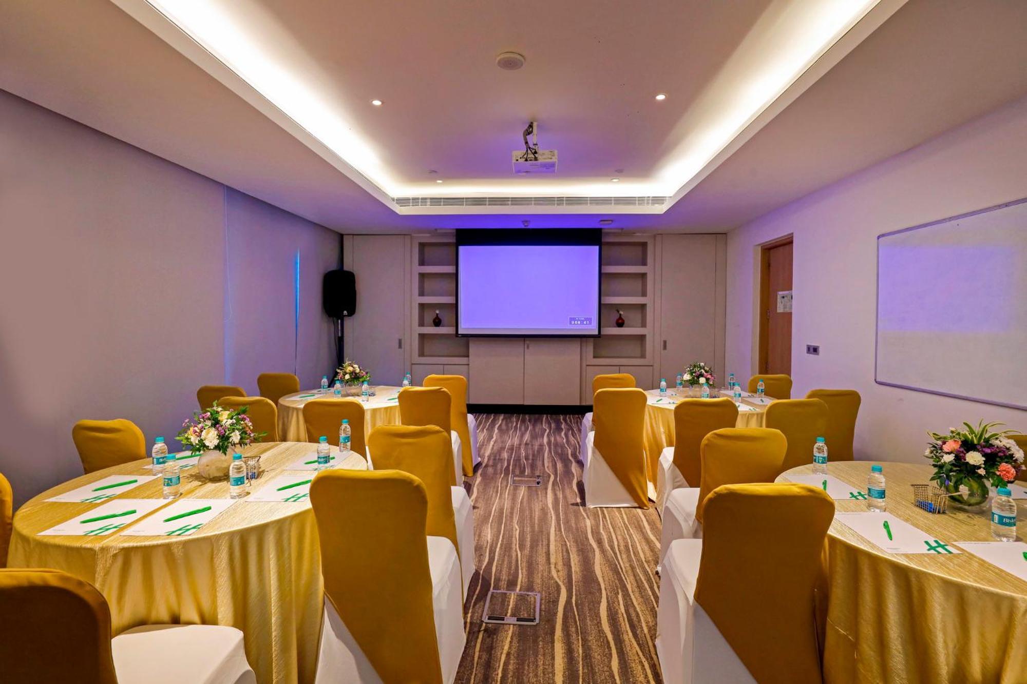 Holiday Inn Chennai Omr It Expressway, An Ihg Hotel Εξωτερικό φωτογραφία